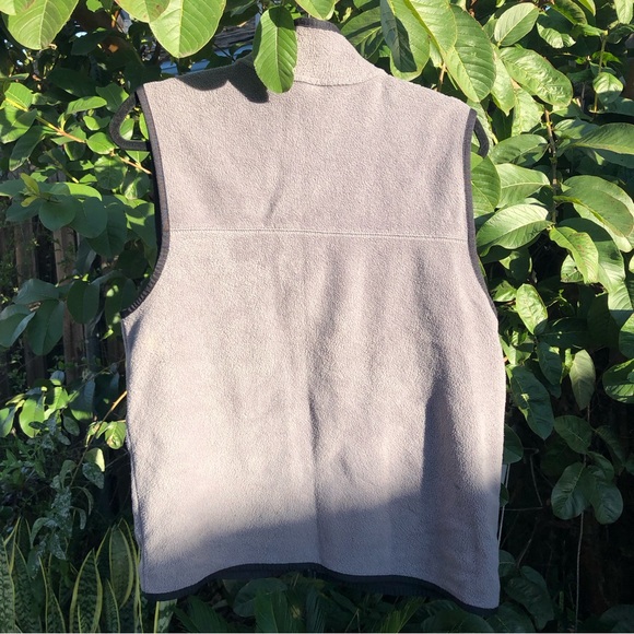 Old Navy Gray Fleece Vest with Black Trim & Zippered Pockets - Size 12 - Picture 2 of 12